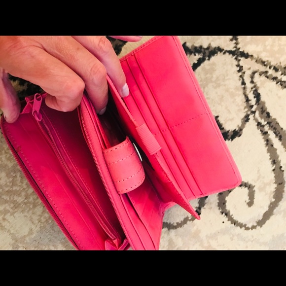 FOSSIL WALLET💕 - Picture 4 of 6